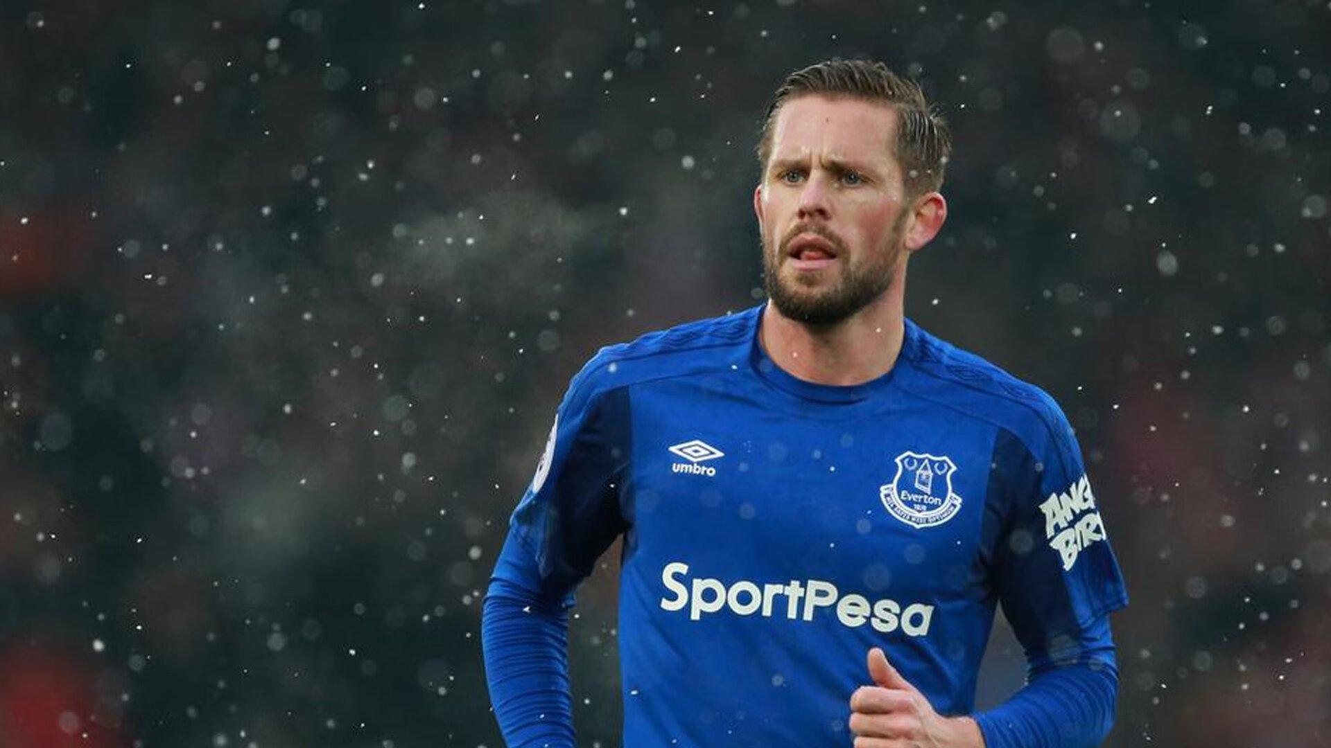 英超联赛激战正酣，曼城逆转利物浦，阿森纳紧追榜首