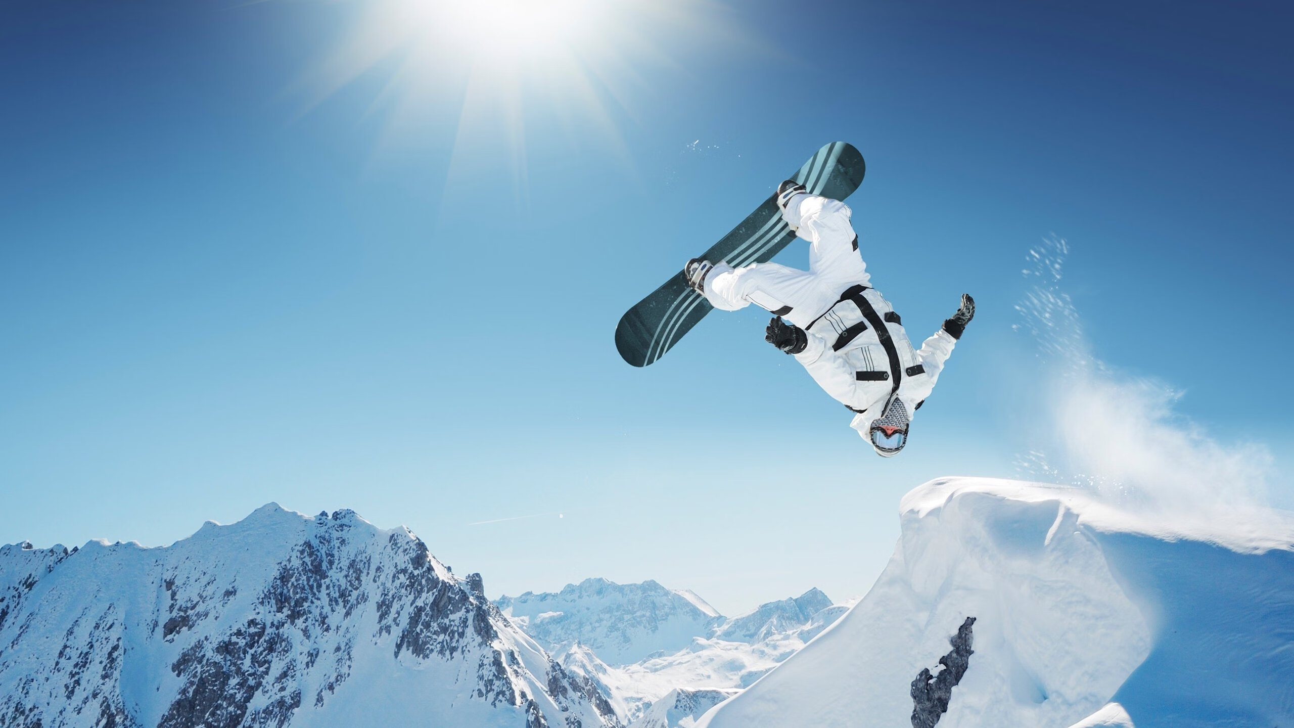 DOTA2国际邀请赛震撼落幕，中国战队再夺冠军宝座