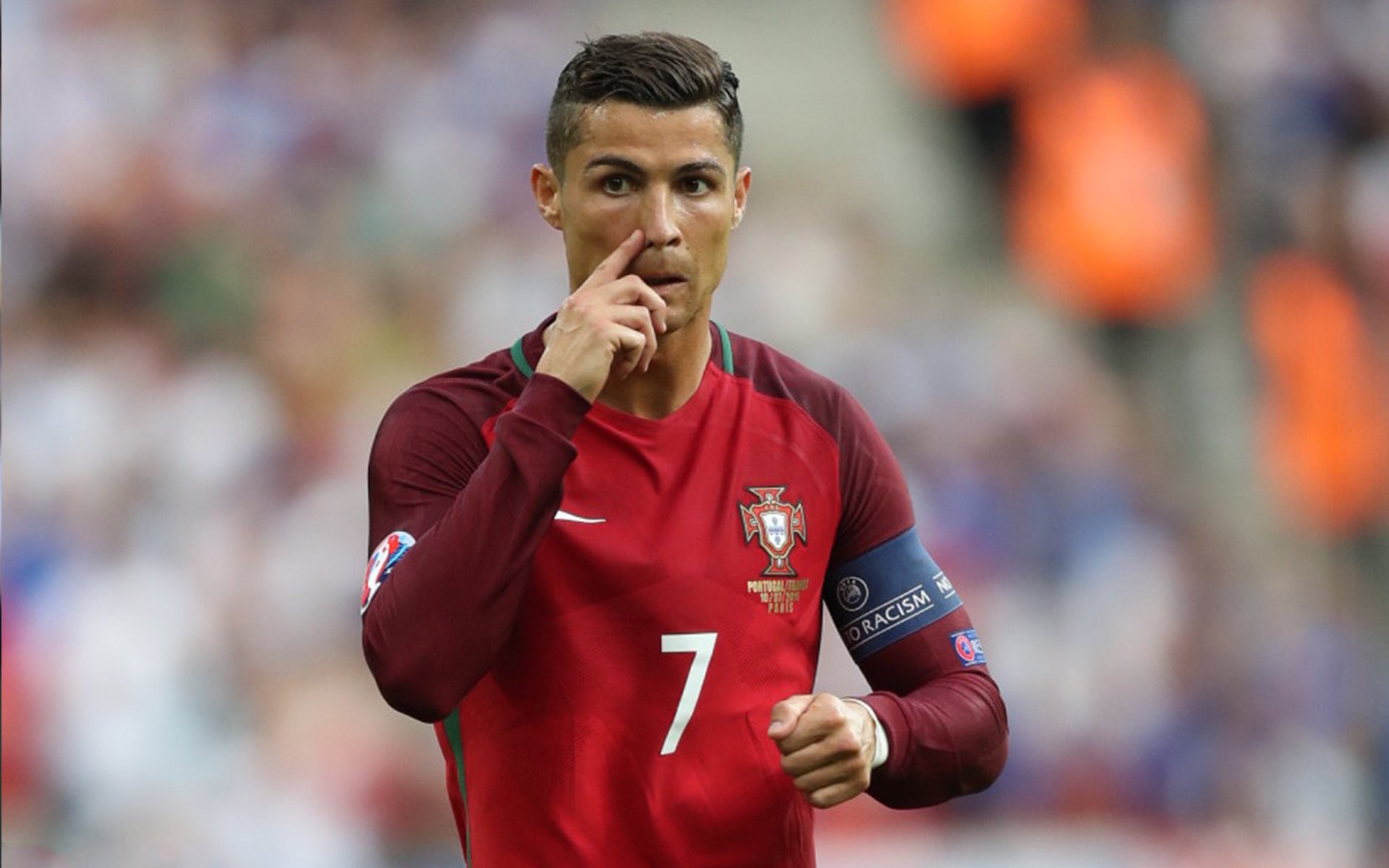 英超争冠白热化，曼城、阿森纳、利物浦三强鼎立，赛季末悬念迭起